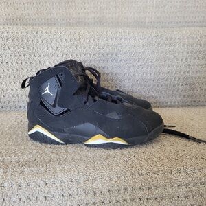 Nike Kids Black and Gold Sneakers